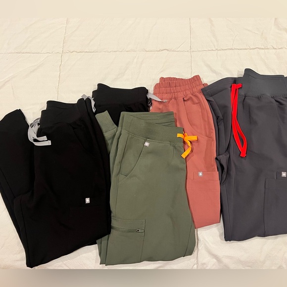 FIGS jogger scrub pants - Picture 4 of 4